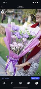 Buket bunga cantik dengan tema warna pastel dari Macagiftopia, cocok untuk ulang tahun dan wisuda.